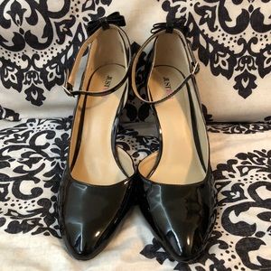 JustFab Black Bow tie Pumps (size 11)